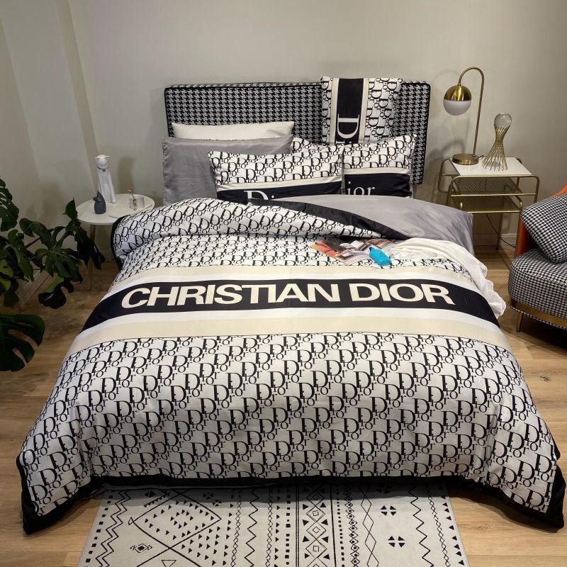 DIOR Luxury Bedding 4-Piece Set, High-Quality Cotton Fabric, Suitable for All Seasons