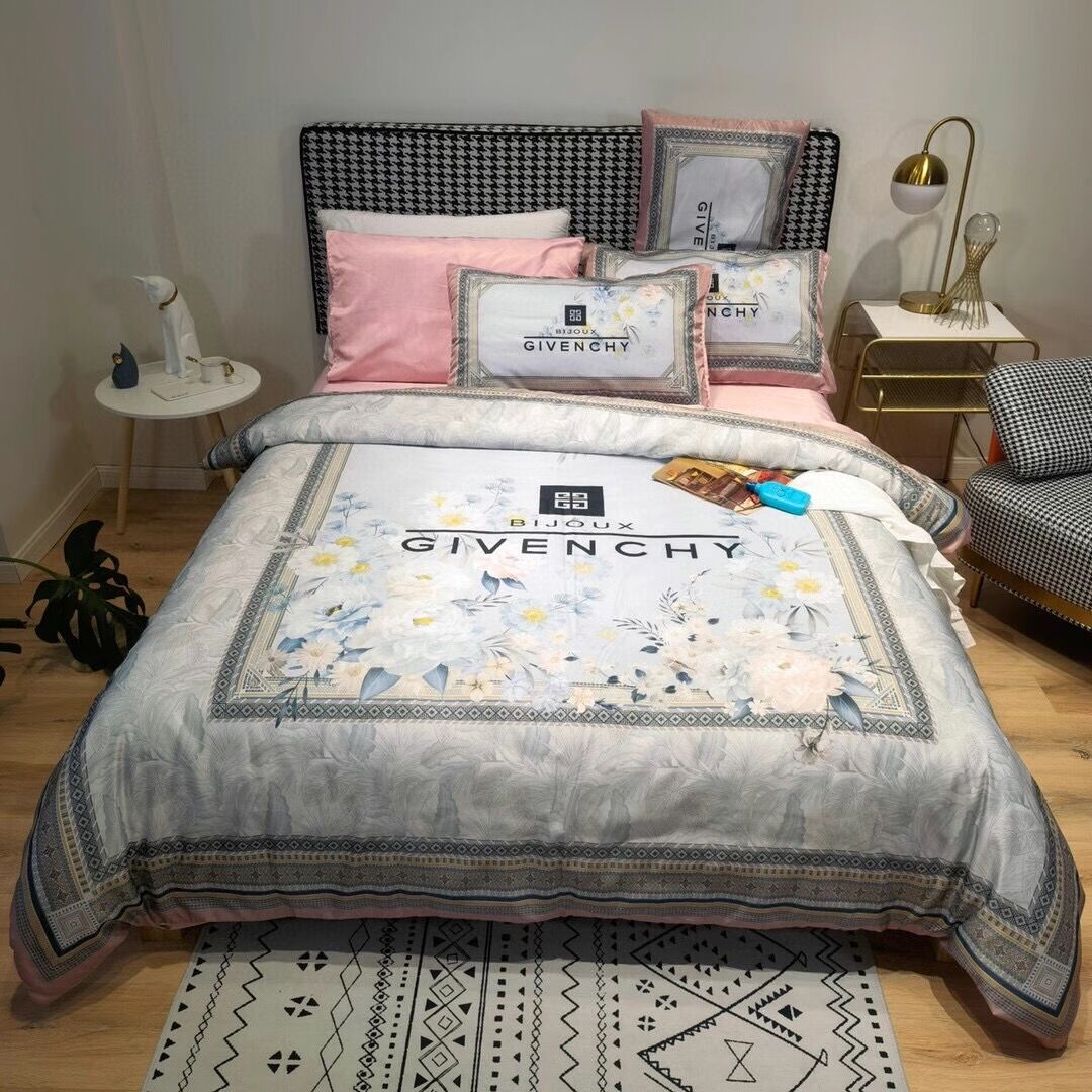 Luxury 4-piece bedding set, high-quality cotton fabric, suitable for all seasons.