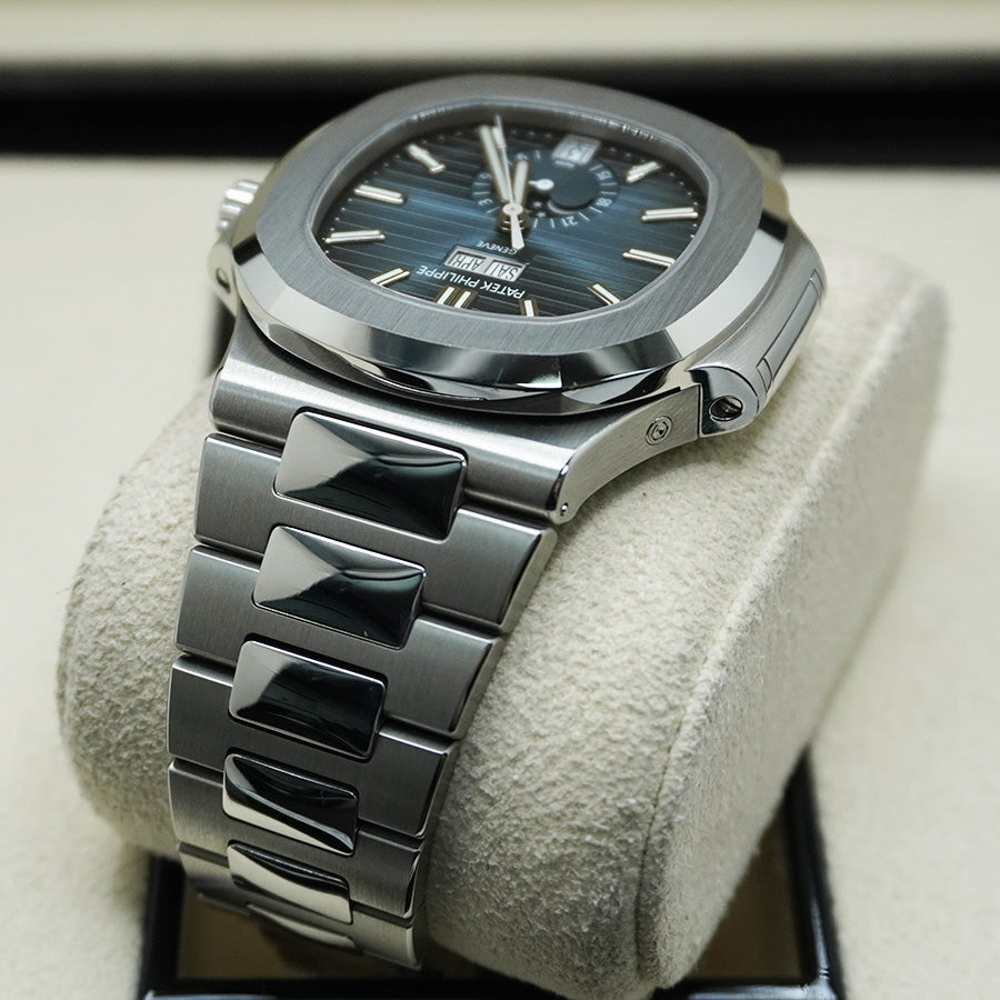 パテック フィリップ ノーチラス アニュアルカレンダー ムーンフェイズ 40mm 5726-1A-014 ブルーダイヤル