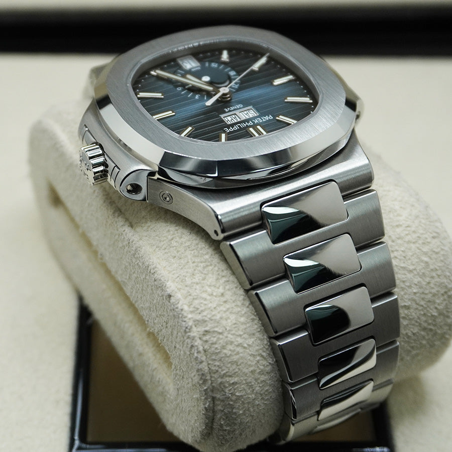 パテック フィリップ ノーチラス アニュアルカレンダー ムーンフェイズ 40mm 5726-1A-014 ブルーダイヤル