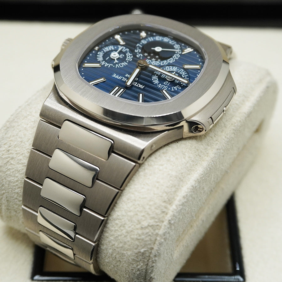 パテック フィリップ エクストラシン ノーチラス グランドコンプリケーション パーペチュアルカレンダー 40mm 5740/1G ブルーダイヤル