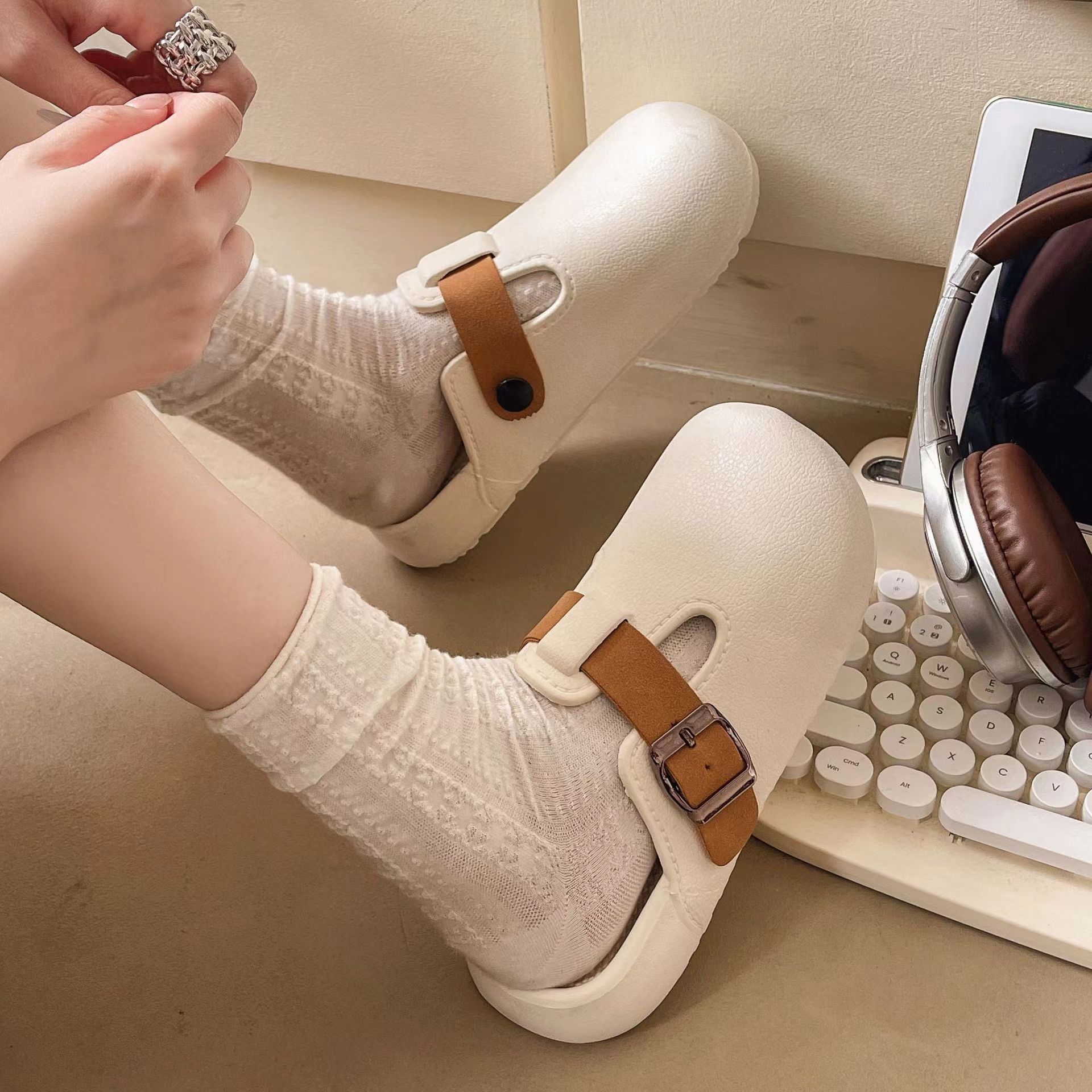 2026年春夏コレクション：レディース ビルケンシュトック風 つま先クローズド型スライドサンダル（新着）