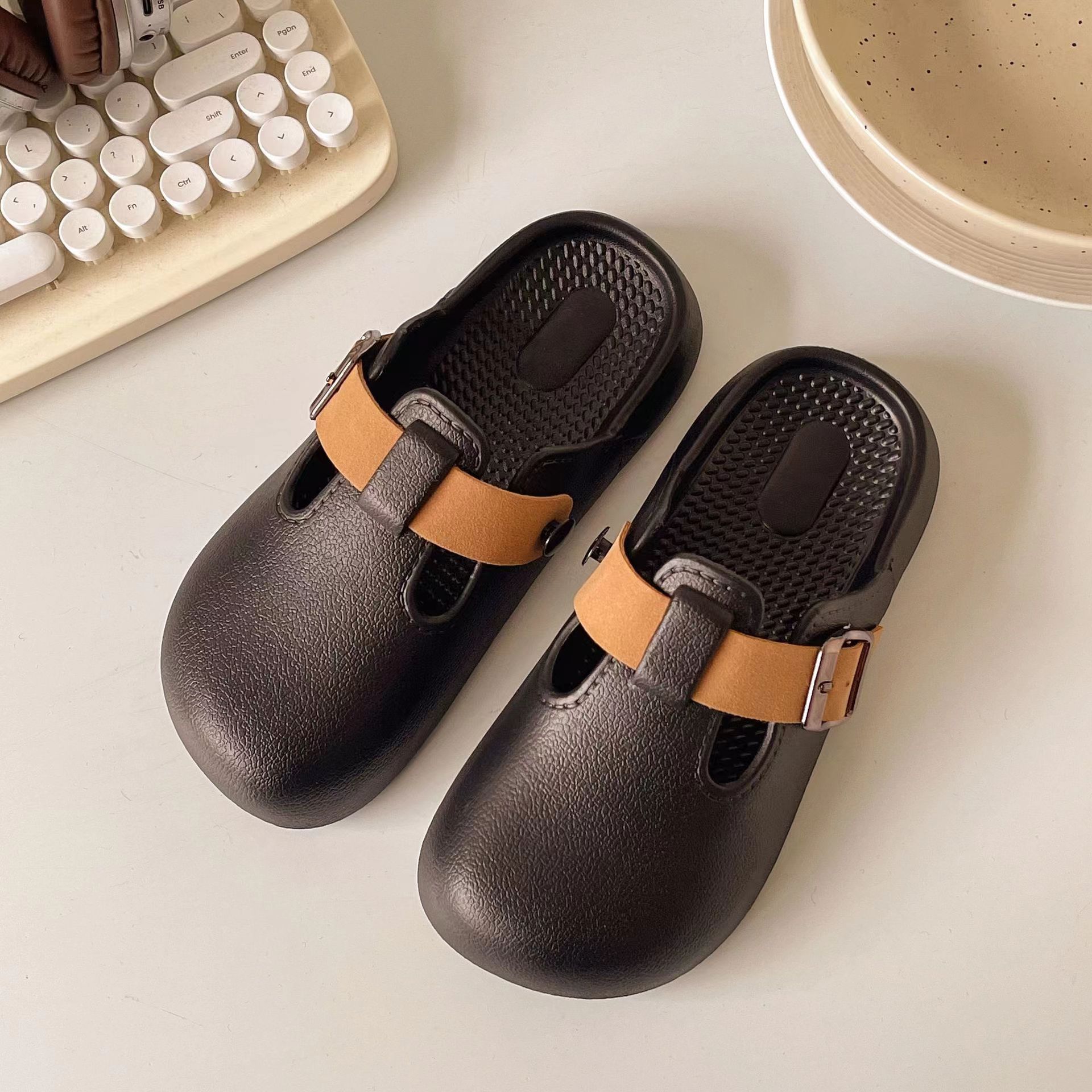 2026年春夏コレクション：レディース ビルケンシュトック風 つま先クローズド型スライドサンダル（新着）