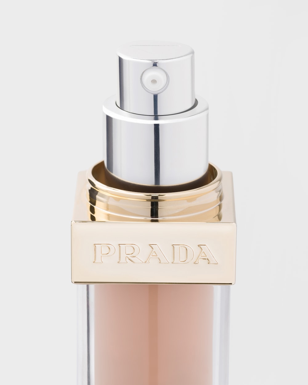 スキン リヴィール ファンデーション PRADA ファンデーション｜プラダ