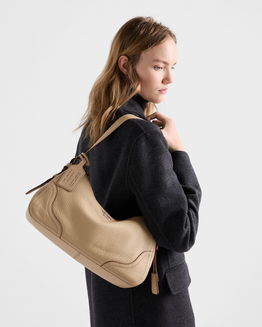 プラダ　バッグ　ソフトカーフトートバッグ キャラメル スモール レザー トートバッグ | PRADA - 日本