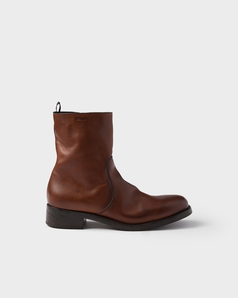 Men's > Shoes > Show All – PRADA日本公式ウェブサイトおよび