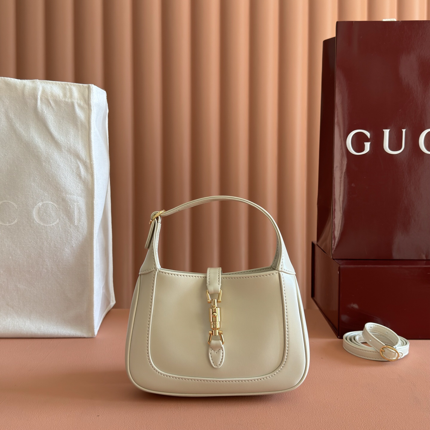 グッチ GUCCI 637092 ハンドバッグ レディース ブランド 正規品 代金引換可