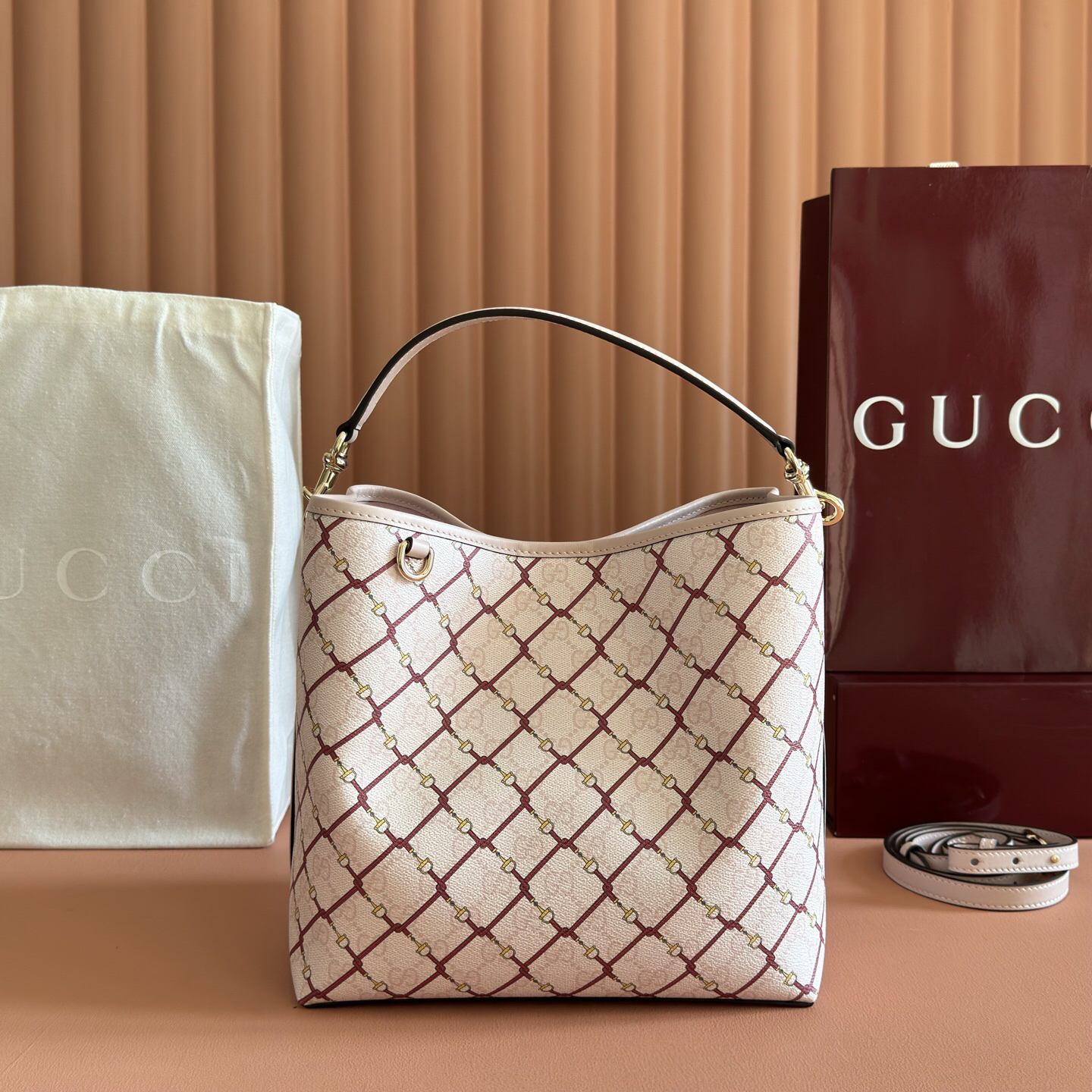 グッチ GUCCI 815103 ハンドバッグ レディース ブランド 正規品 代金引換可