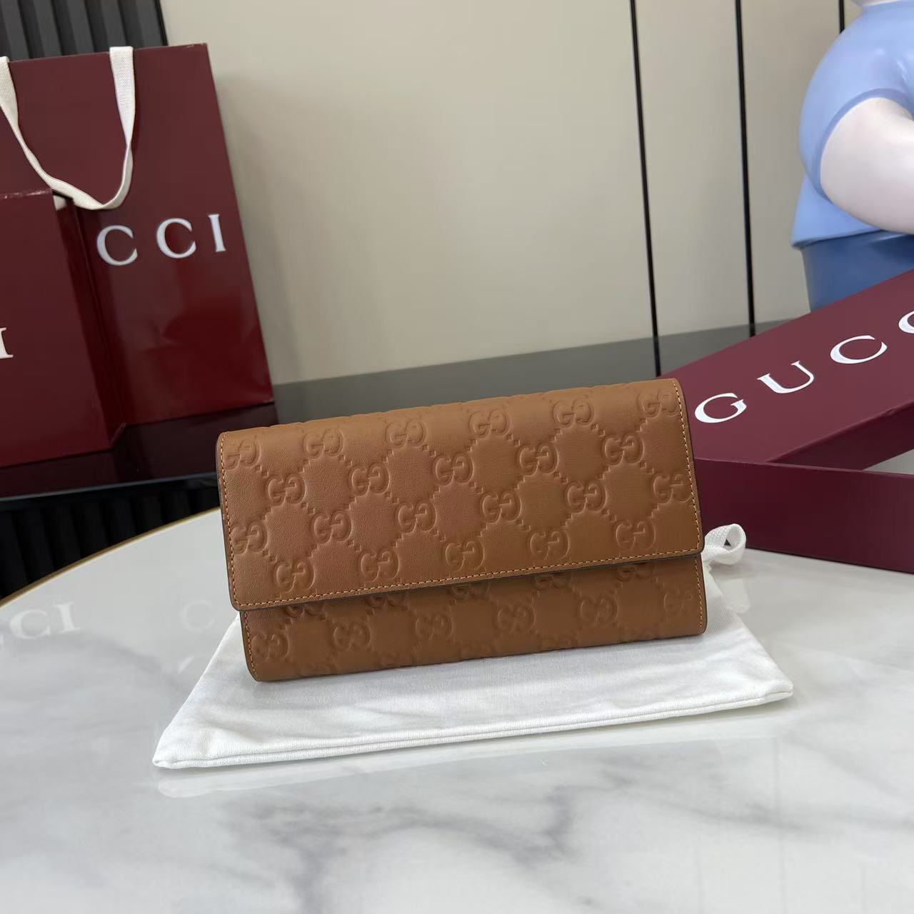 GUCCI グッチ エンブレム コレクション 847210 ブラウン エンボス レディース長財布