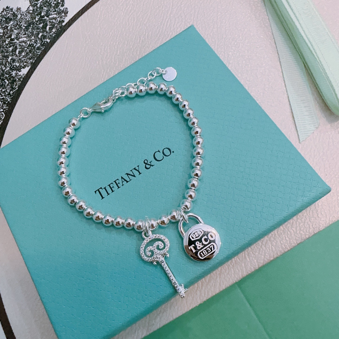 ティファニー TIFFANY & Co. シルバー 有名人同着 カップル キーモチーフ ブレスレット 代金引換可