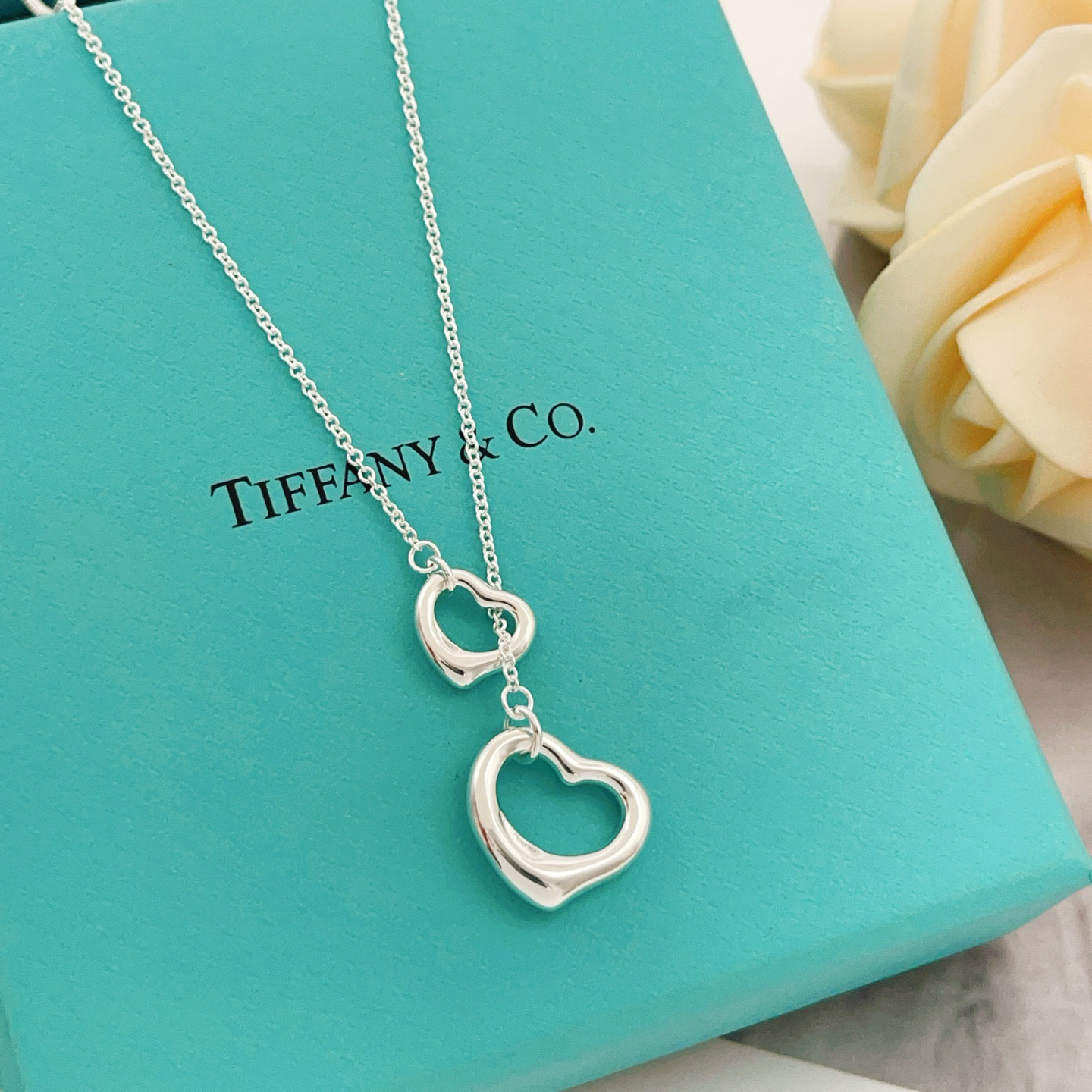 TIFFANY & Co. シルバーネックレス 彼女へのバレンタイン・誕生日プレゼントに最適 代金引換対応可