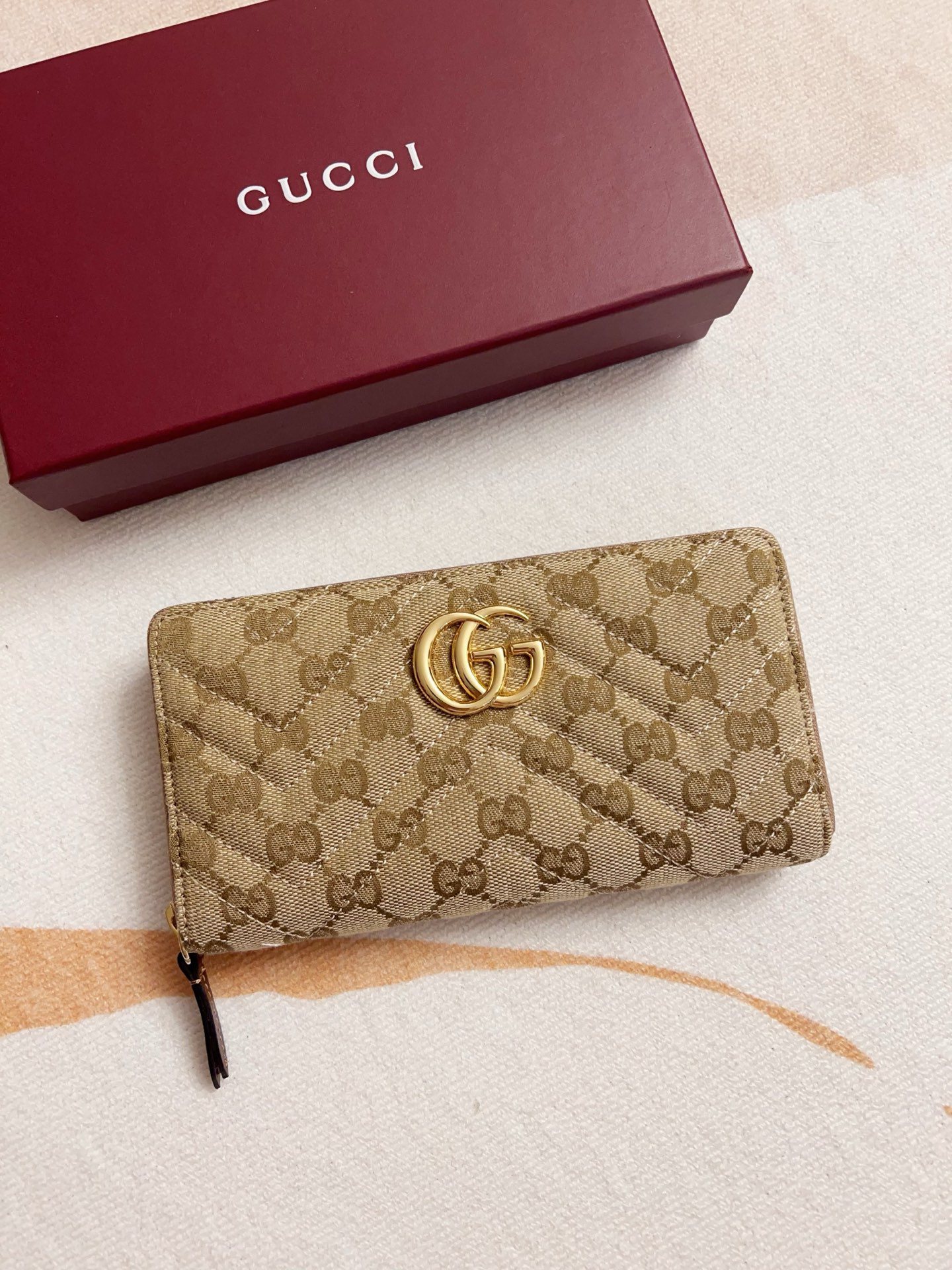 グッチ「Gucci」レディース ラウンドファスナー長財布