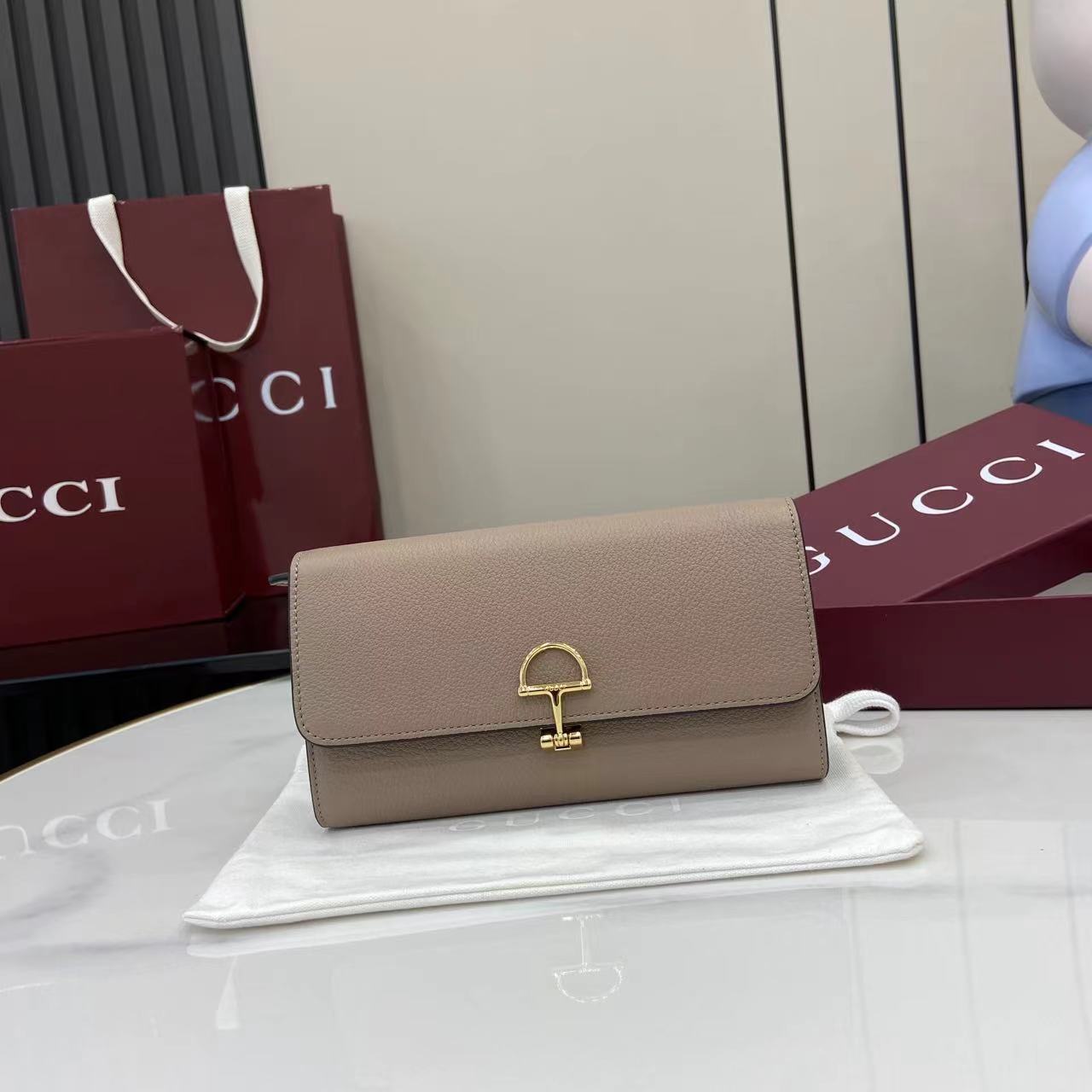 GUCCI グッチ ソフトビット コレクション 828147 ホワイト カーフスキン レディース長財布