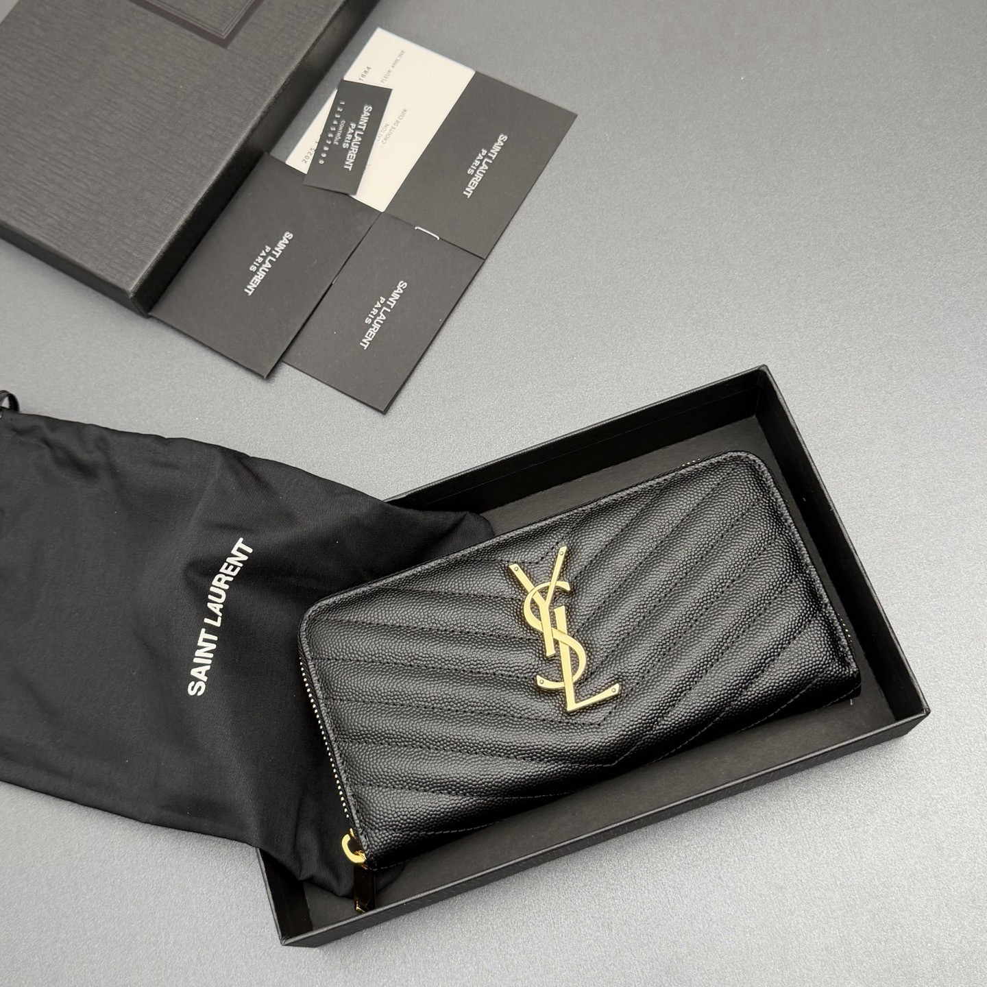 サンローラン「Saint Laurent」レザーポケットウォレット