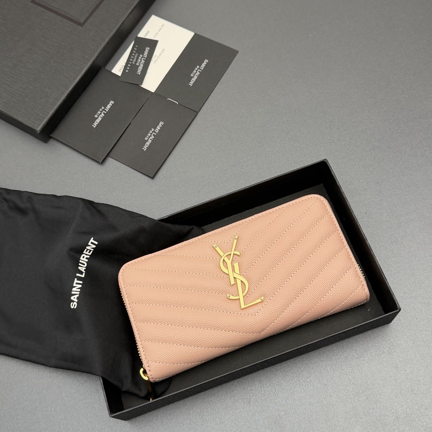 サンローラン「Saint Laurent」レザーポケットウォレット