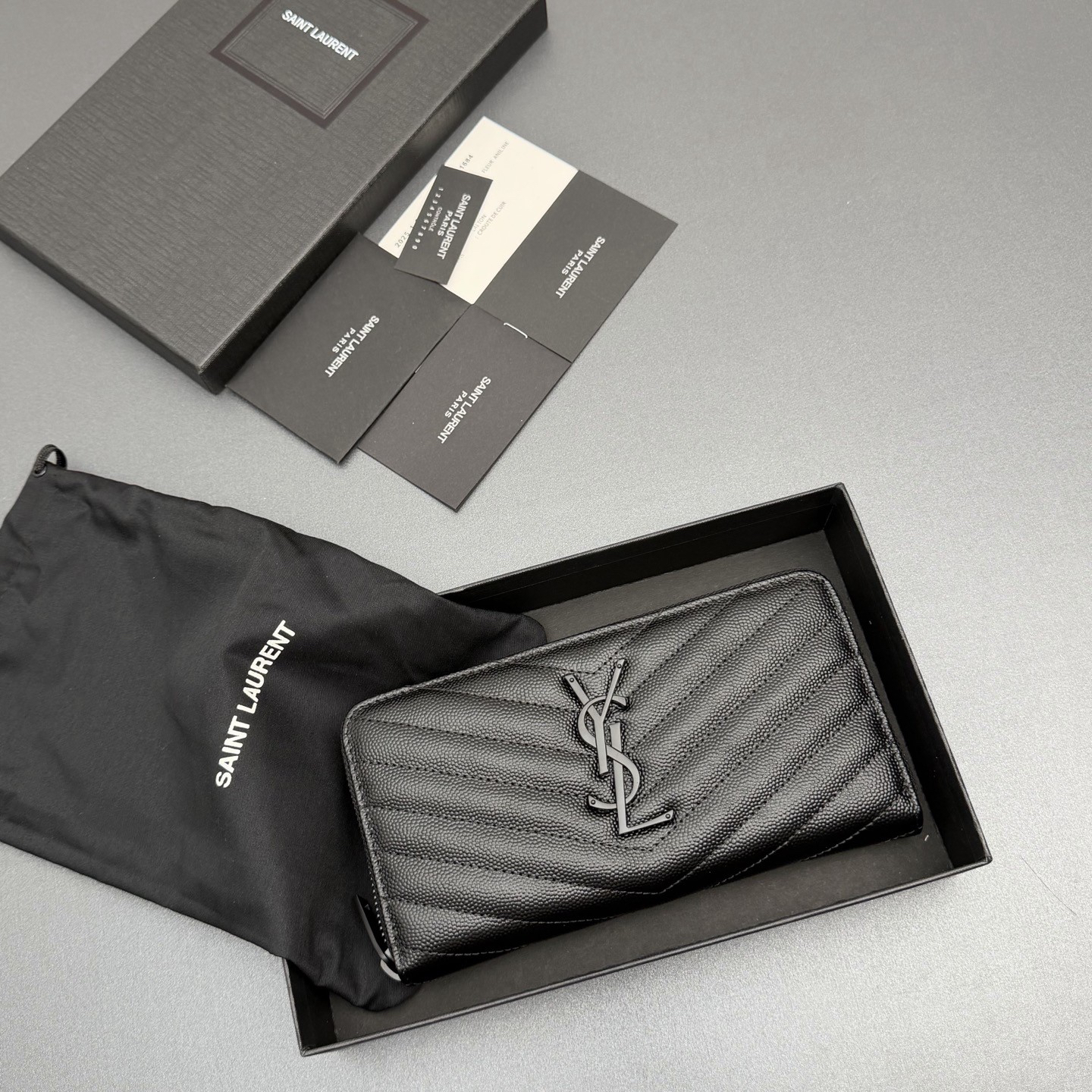 サンローラン「Saint Laurent」レザーポケットウォレット