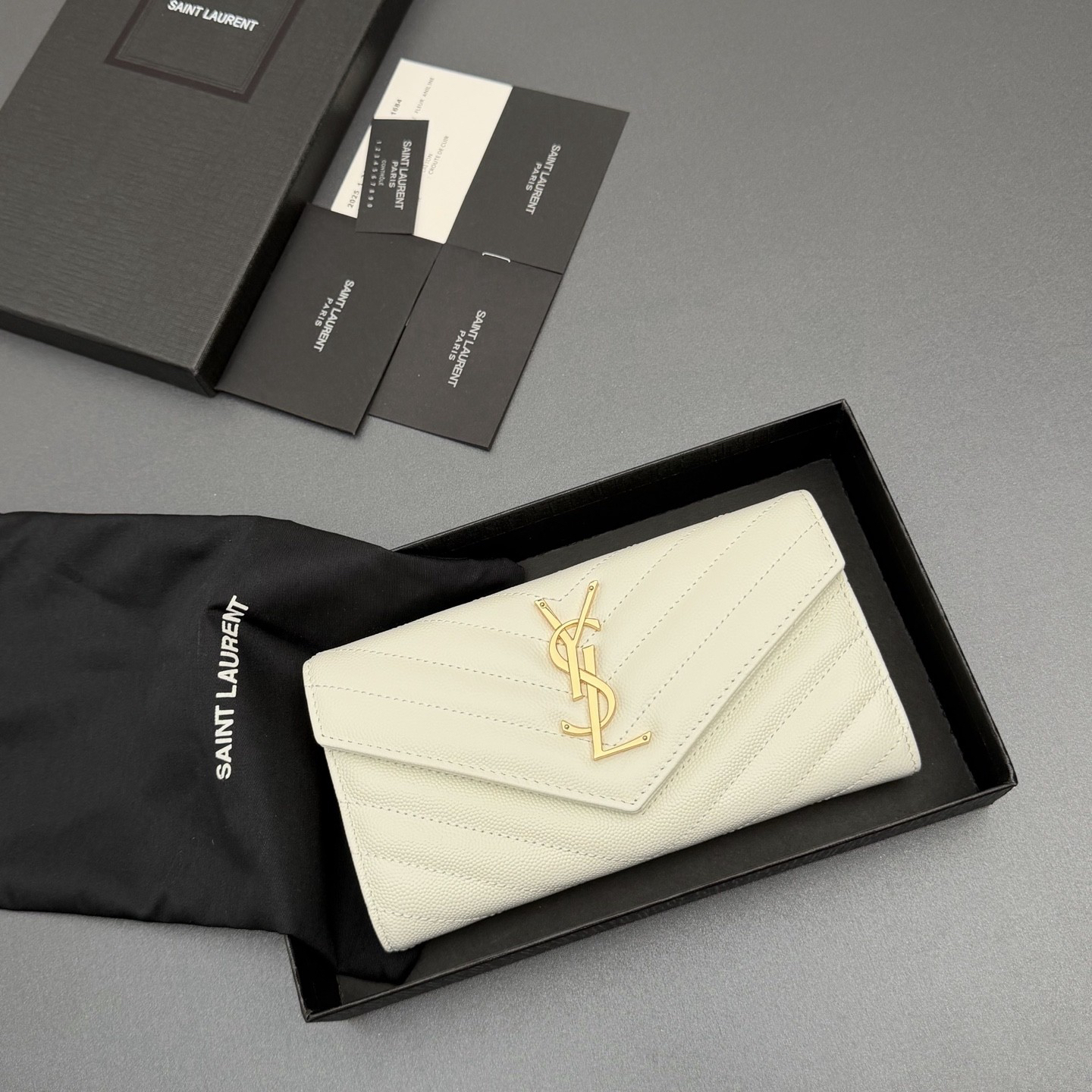 サンローラン「Saint Laurent」レザーポケットウォレット