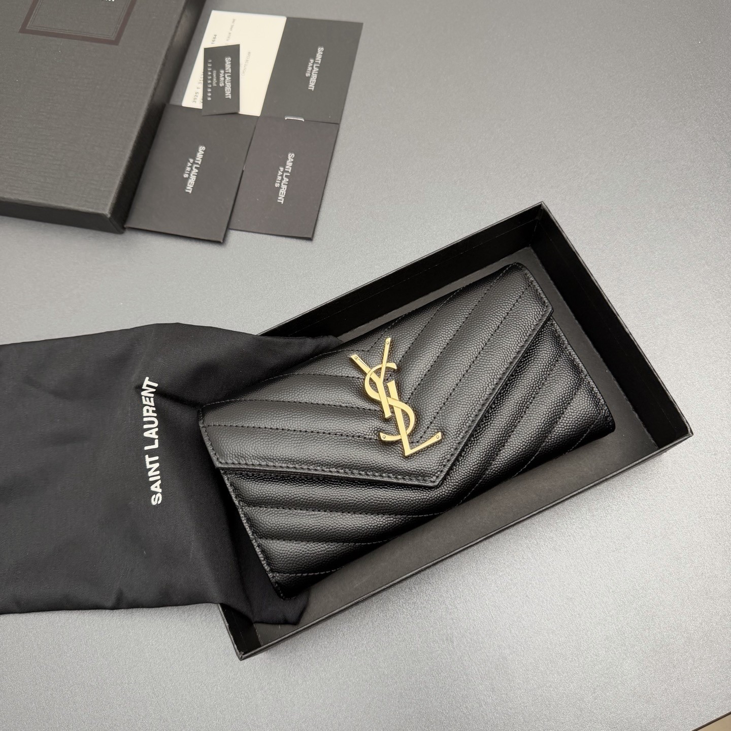 サンローラン「Saint Laurent」レザーポケットウォレット