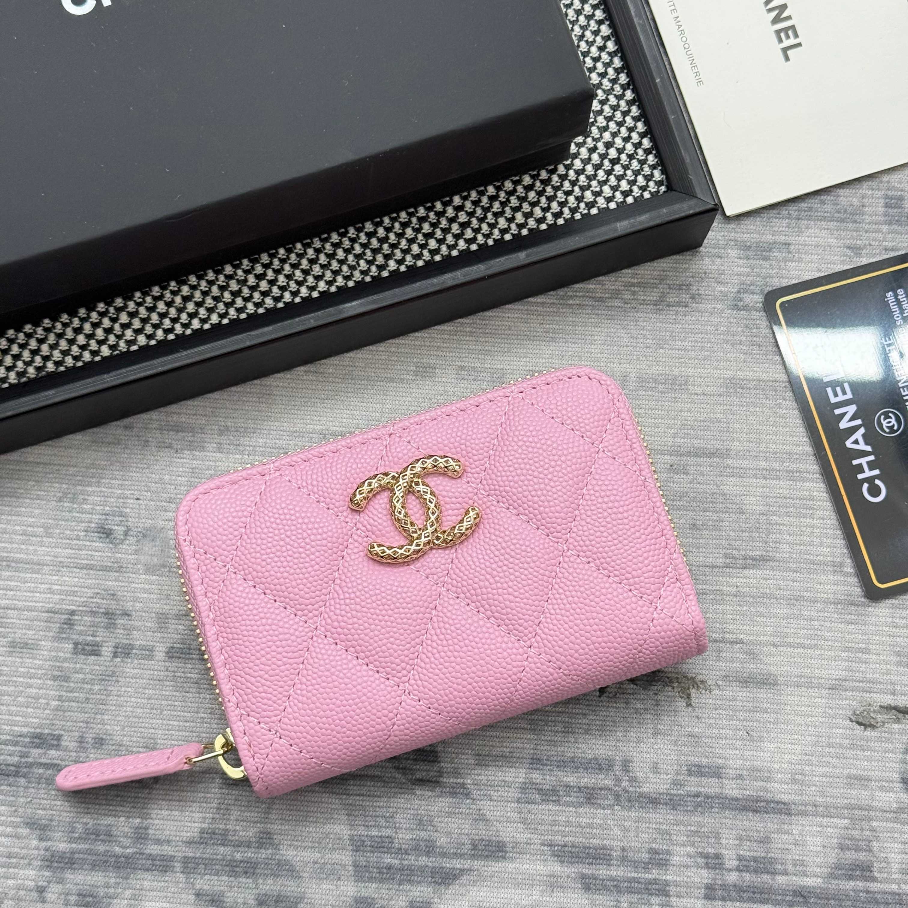 シャネル「Chanel」レザーポケットウォレット