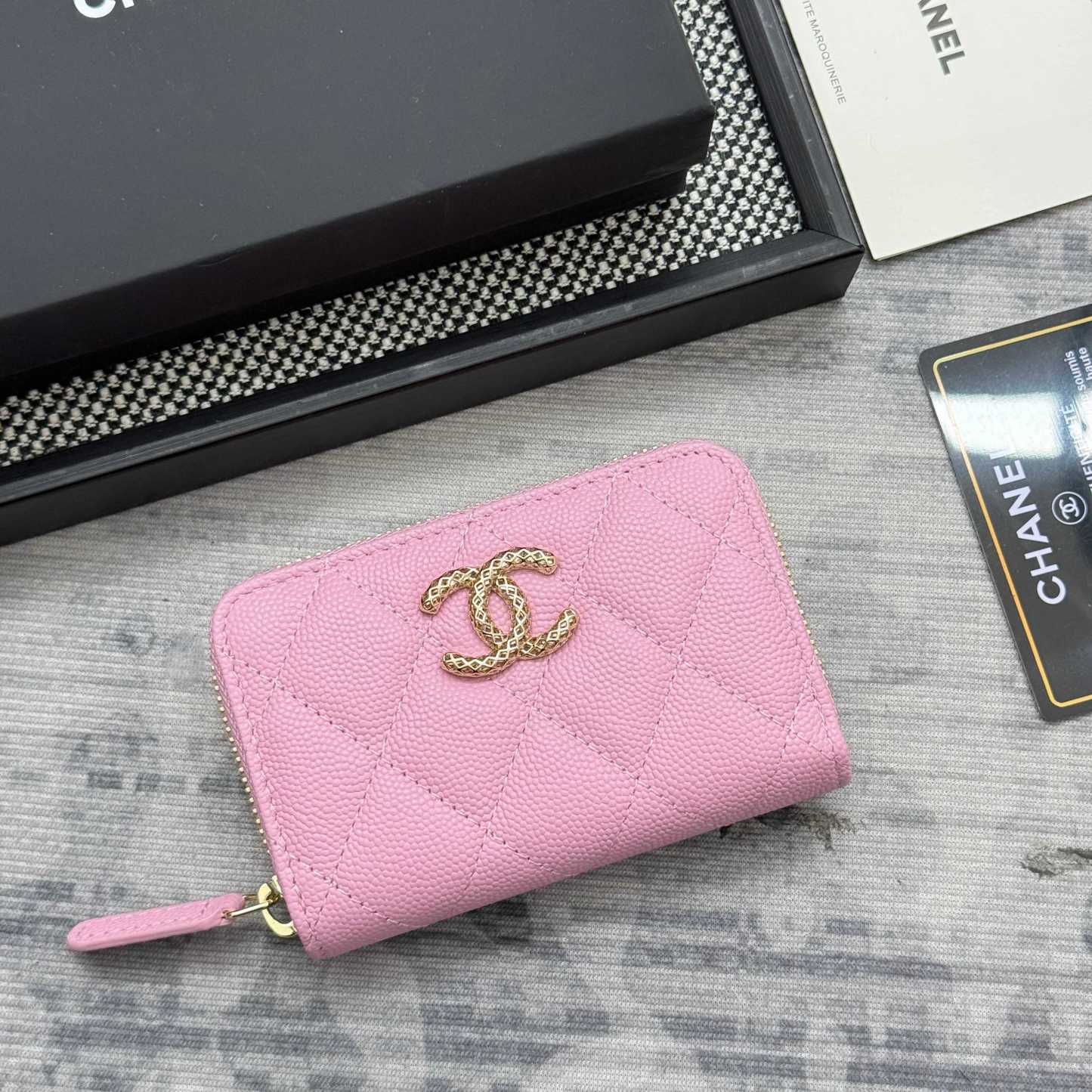 シャネル「Chanel」レザーポケットウォレット