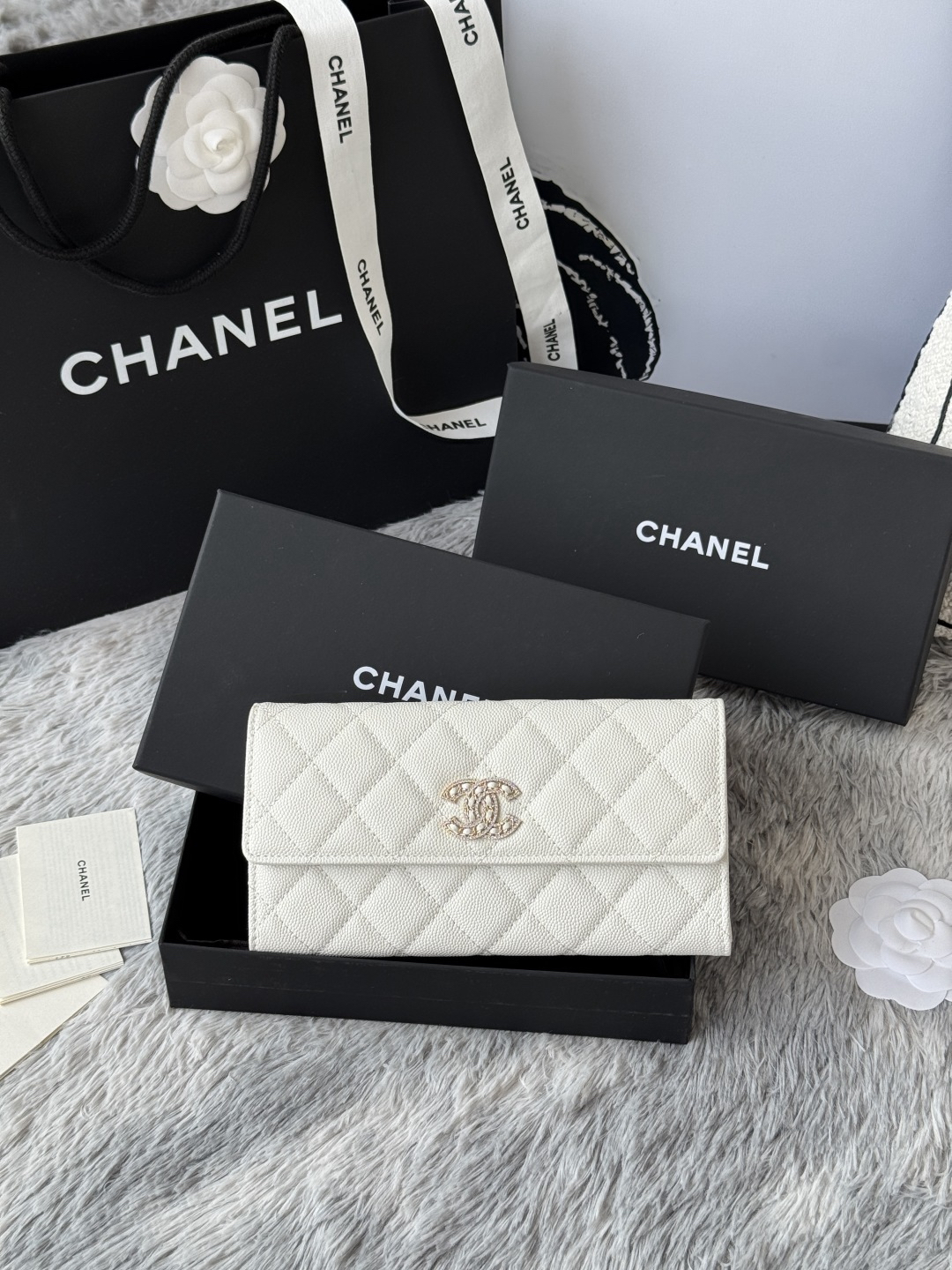 シャネル「Chanel」レザーポケットウォレット