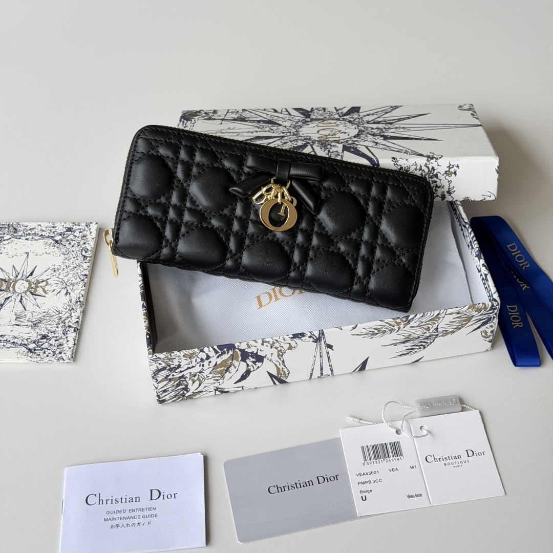 ディオール「Dior」 クラシックな高級品さいふ