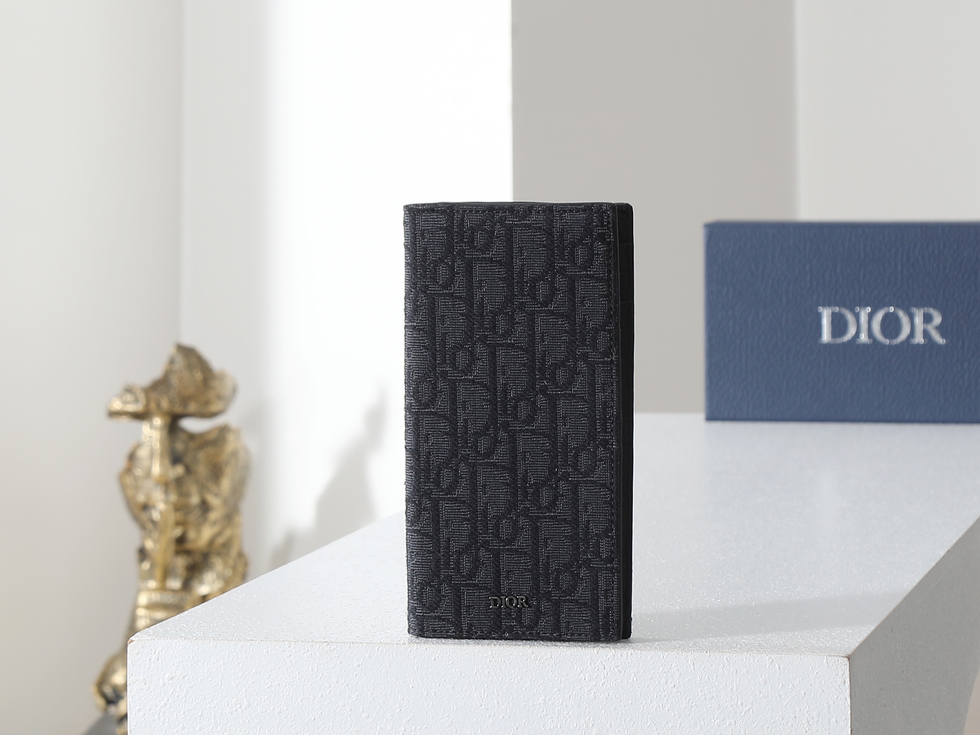 ディオール「Dior」 クラシックな高級品さいふ