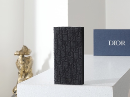 ディオール「Dior」 クラシックな高級品さいふ