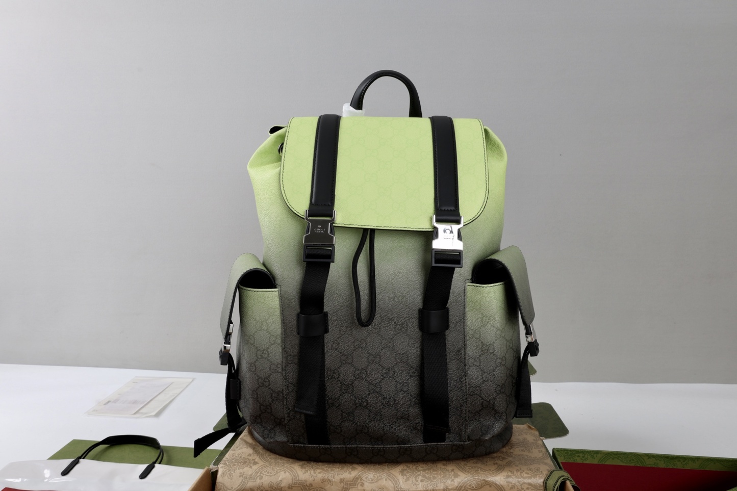 GUCCI モノグラム シリーズ 792080 メンズ ラージバックパック 代金引換可