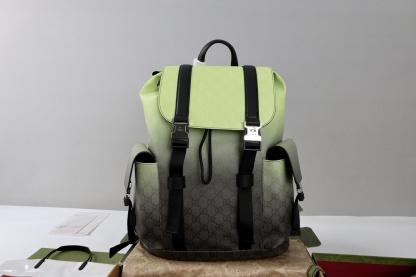 GUCCI モノグラム シリーズ 792080 メンズ ラージバックパック 代金引換可