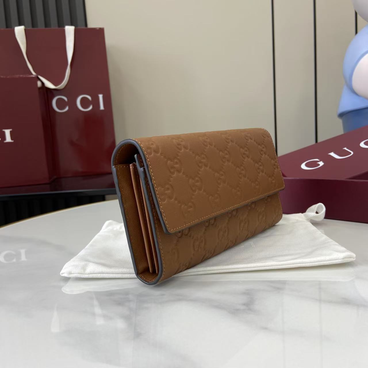 GUCCI グッチ エンブレム コレクション 847210 ブラウン エンボス レディース長財布