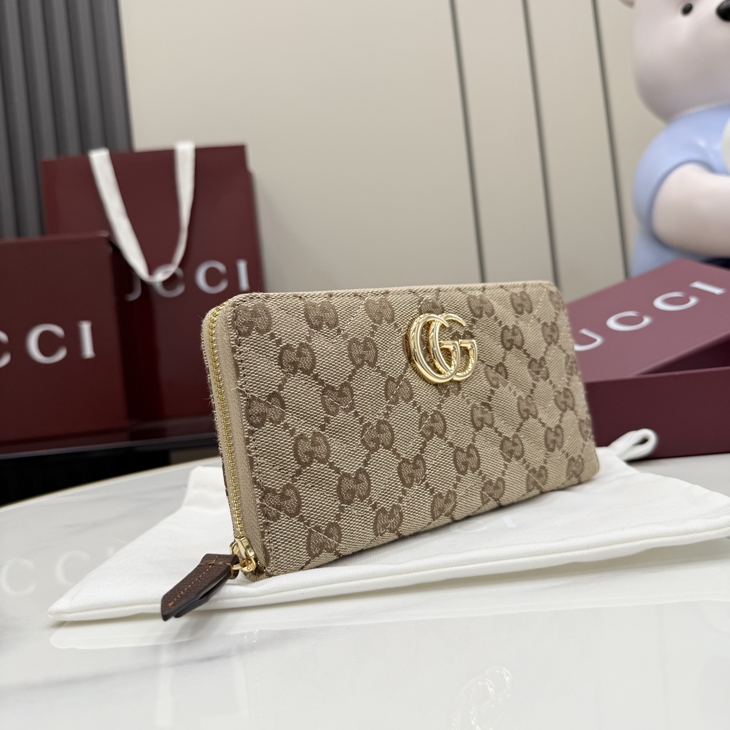 GUCCI グッチ ソフトビット コレクション 828147 ホワイト カーフスキン レディース長財布