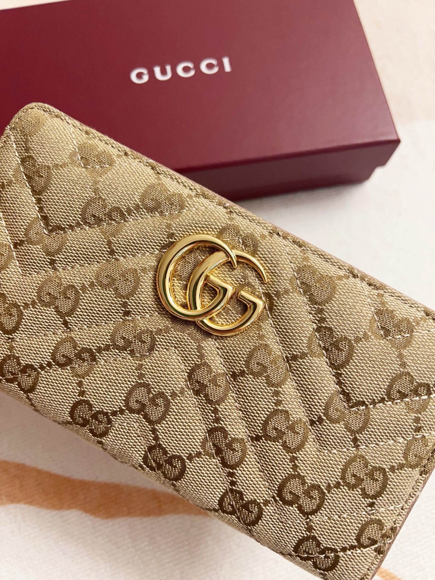 グッチ「Gucci」レディース ラウンドファスナー長財布