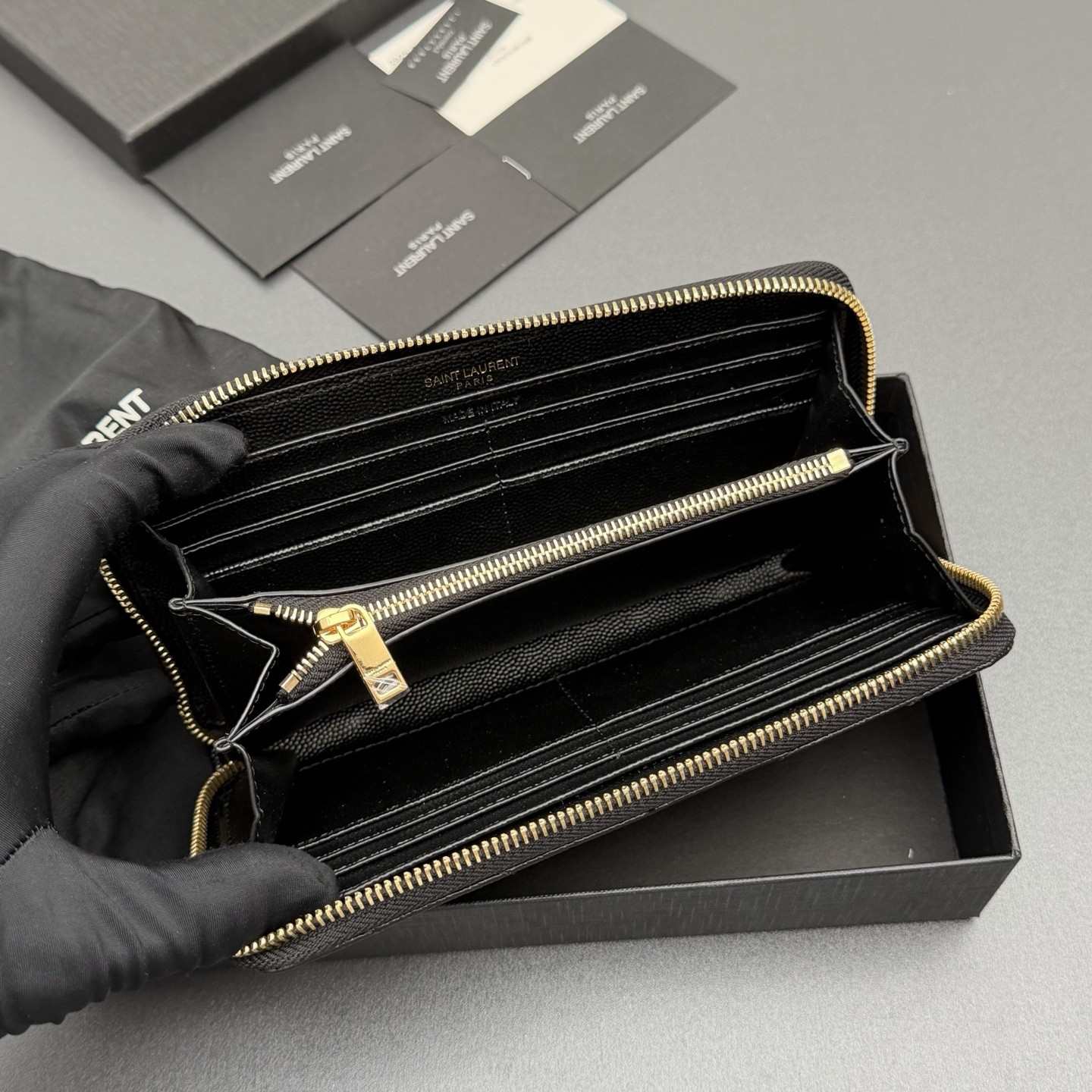 サンローラン「Saint Laurent」レザーポケットウォレット