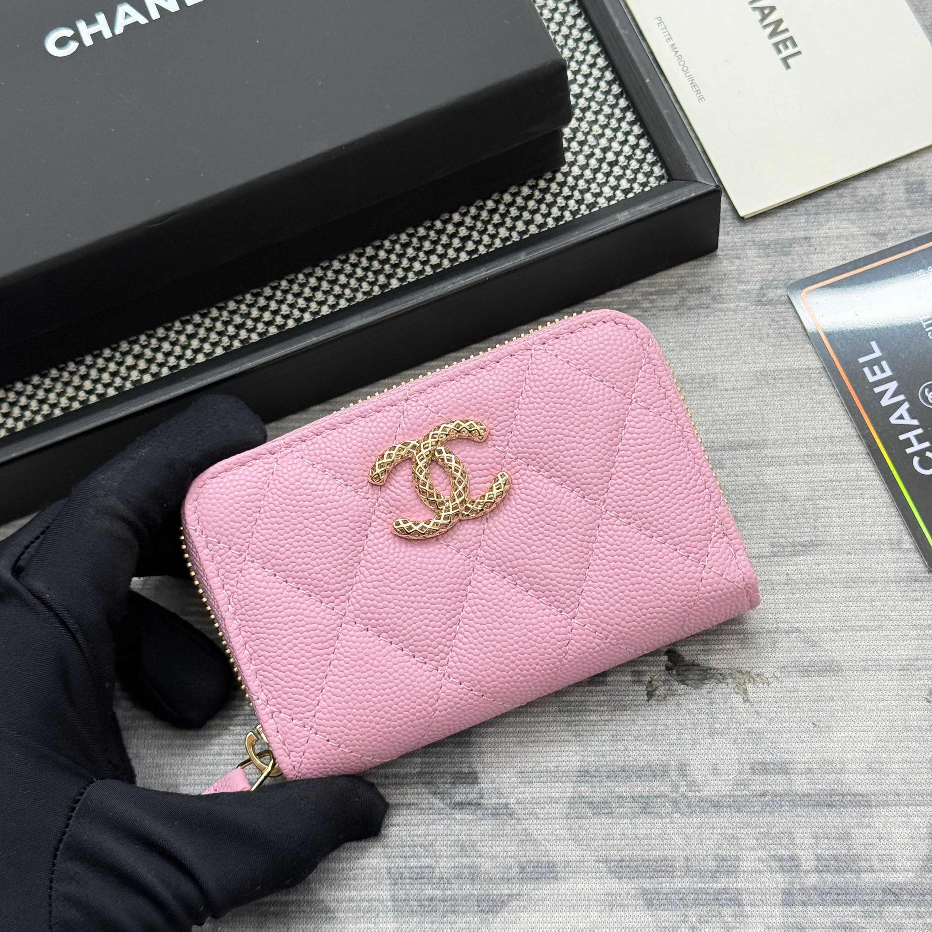 シャネル「Chanel」レザーポケットウォレット