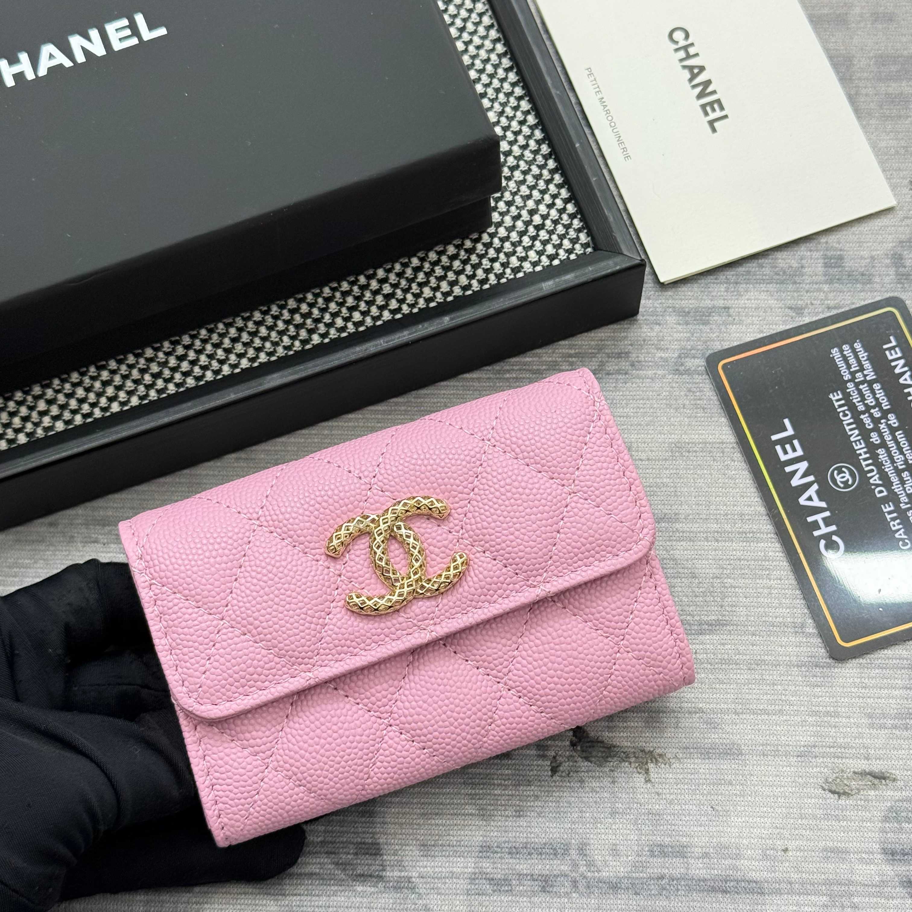 シャネル「Chanel」レザーポケットウォレット