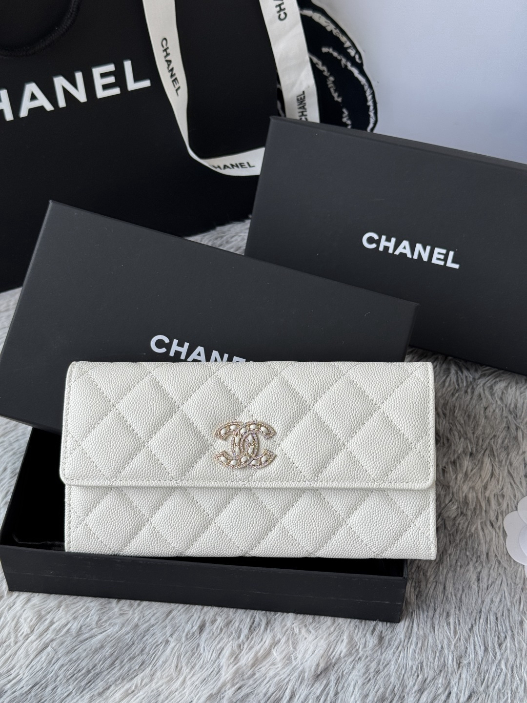 シャネル「Chanel」レザーポケットウォレット