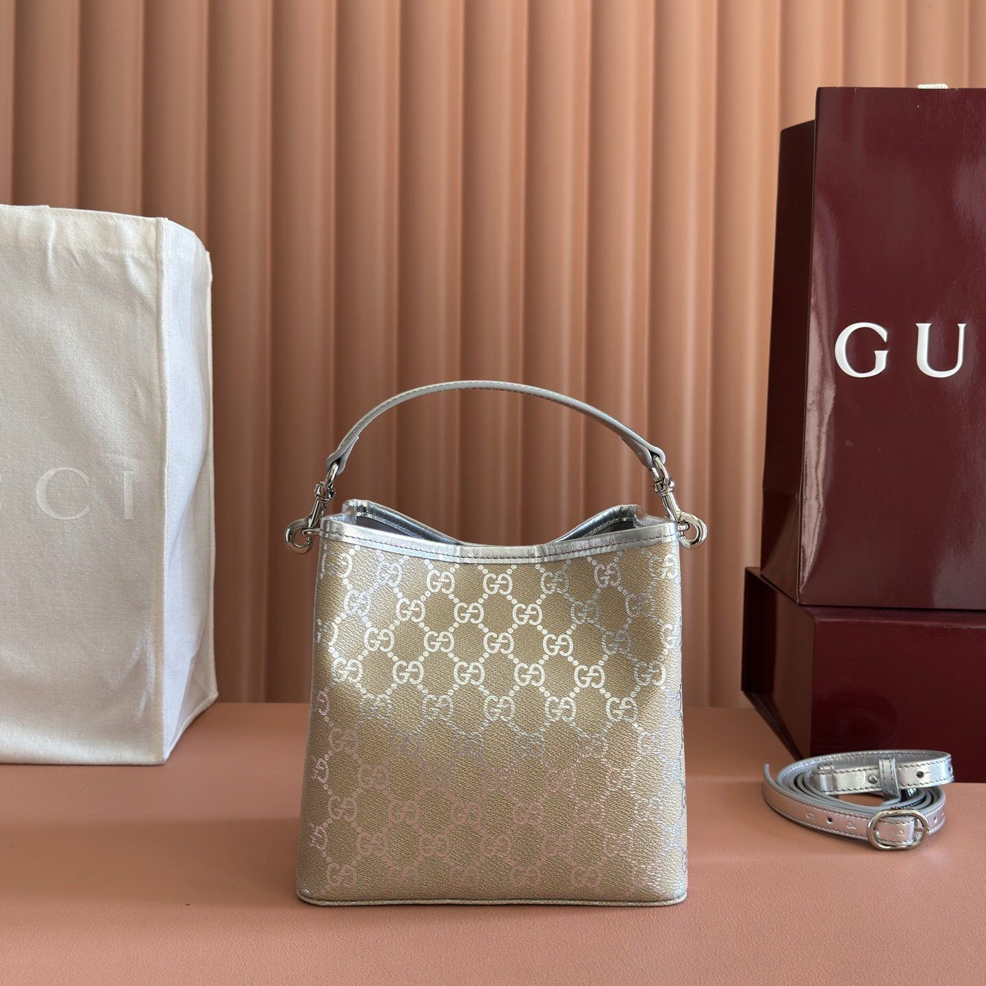 グッチ GUCCI 815118 ハンドバッグ レディース ブランド 正規品 代金引換可