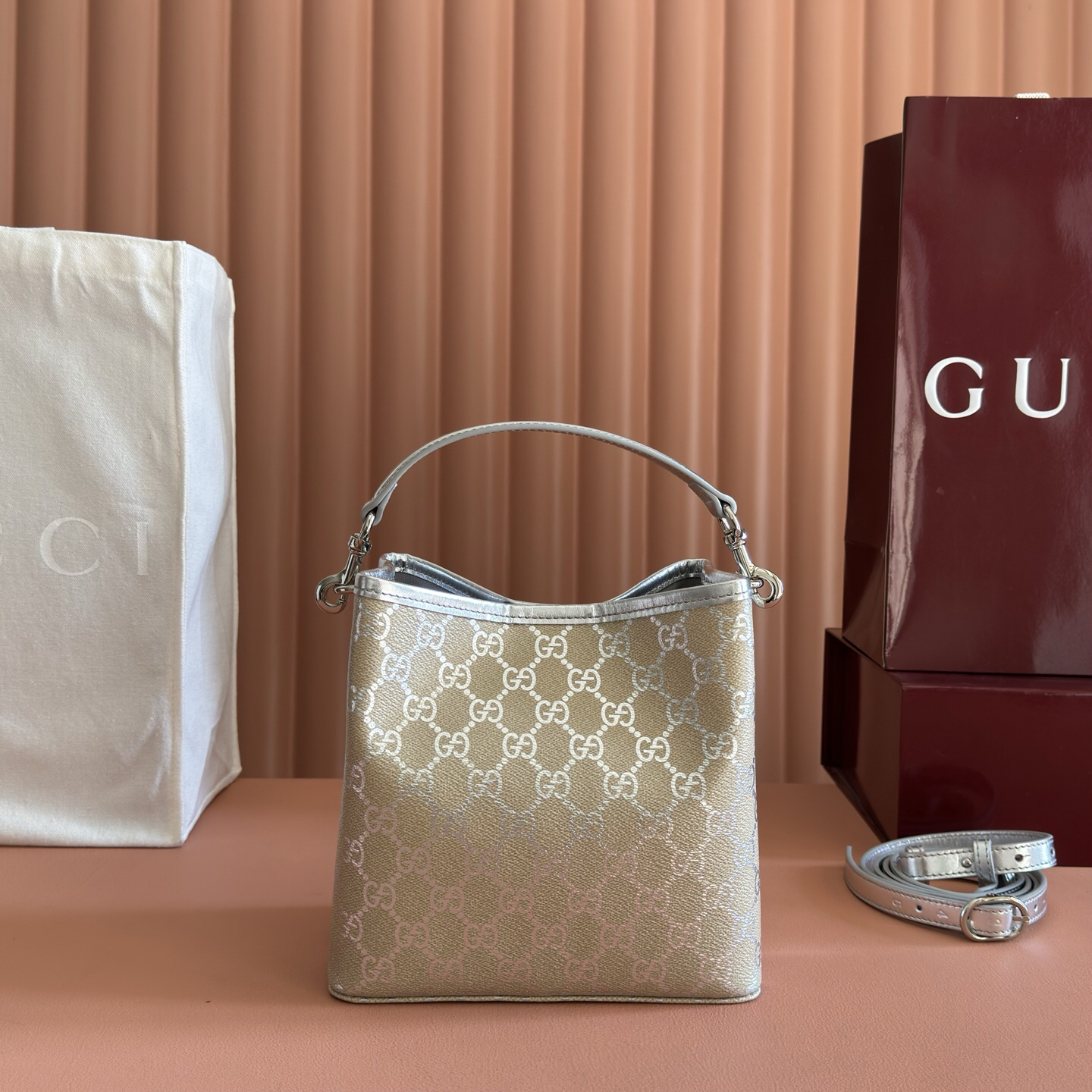 グッチ GUCCI 815118 ハンドバッグ レディース ブランド 正規品 代金引換可