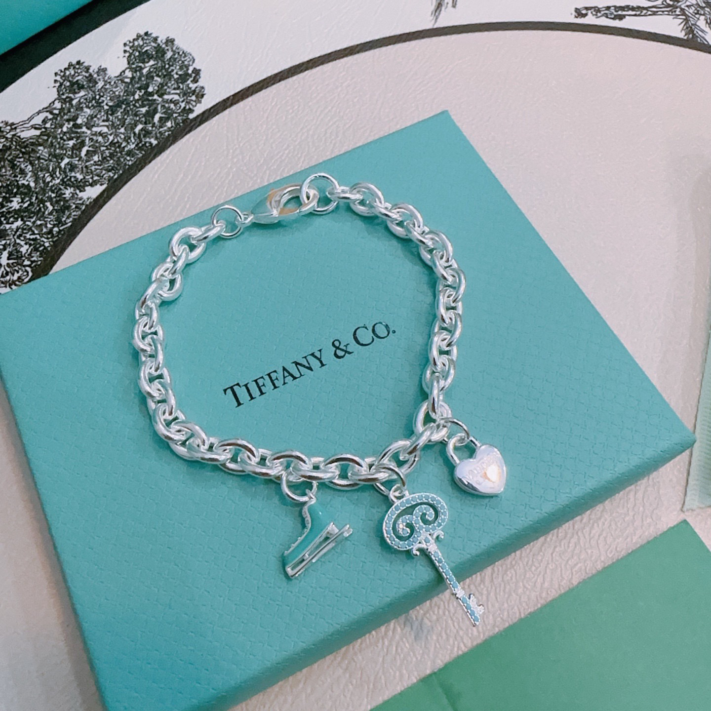 ティファニー TIFFANY & Co. シルバー 有名人同着 カップル キーモチーフ ブレスレット 代金引換可