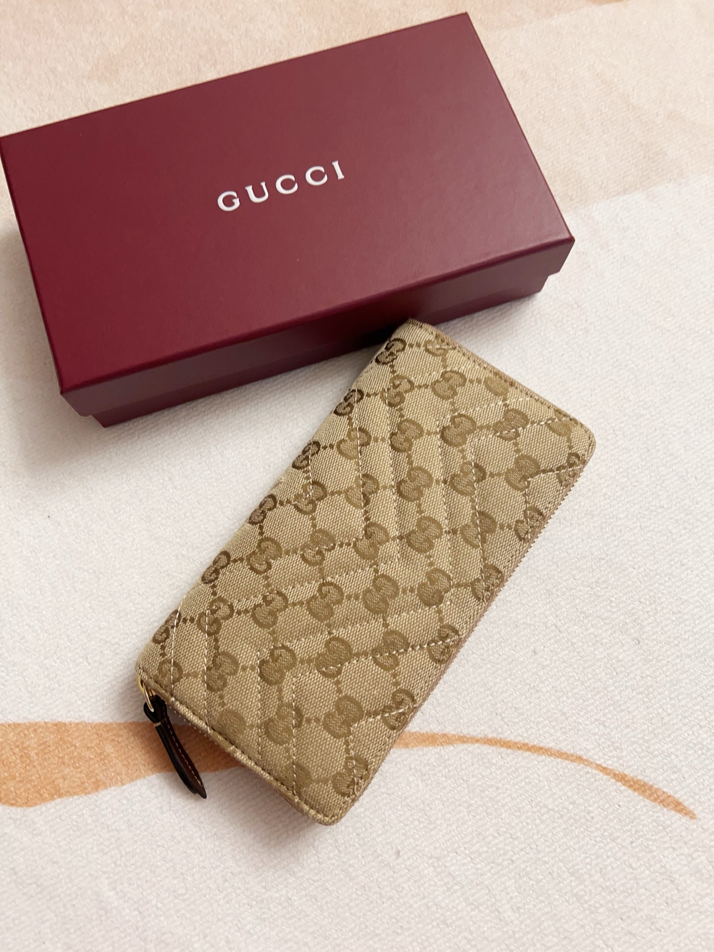 グッチ「Gucci」レディース ラウンドファスナー長財布