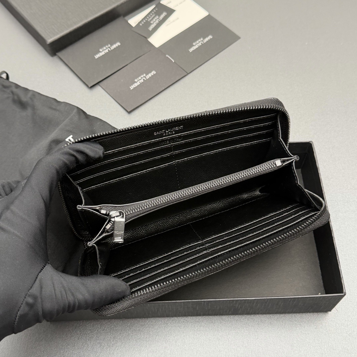 サンローラン「Saint Laurent」レザーポケットウォレット