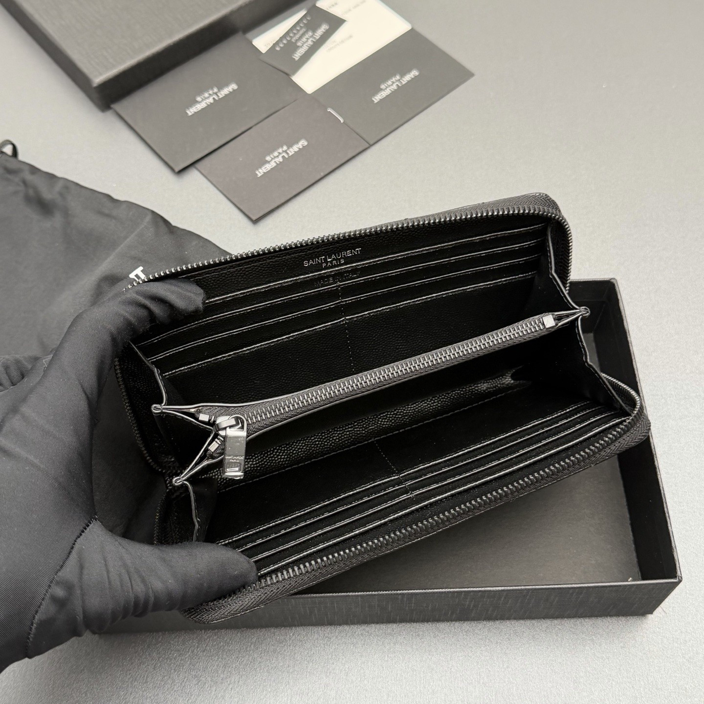 サンローラン「Saint Laurent」レザーポケットウォレット
