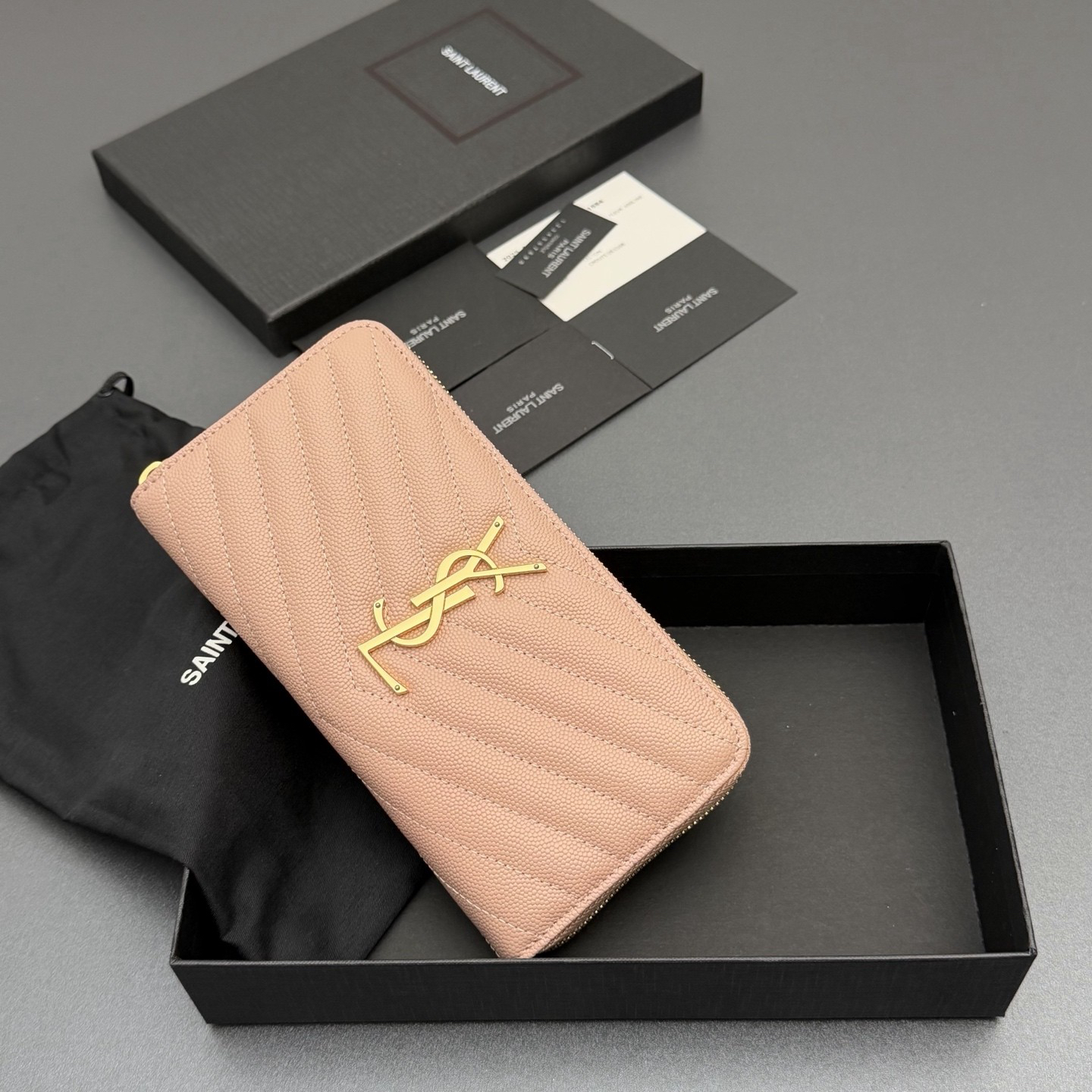 サンローラン「Saint Laurent」レザーポケットウォレット
