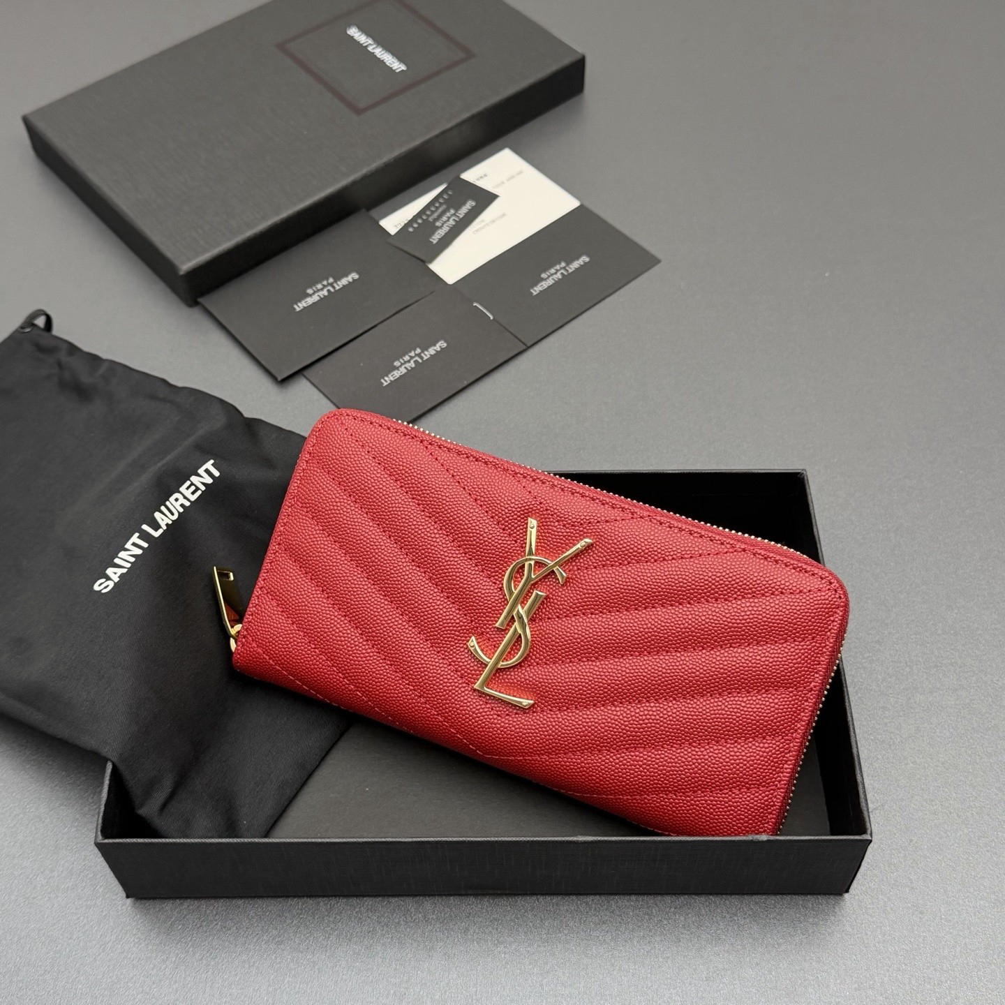 サンローラン「Saint Laurent」レザーポケットウォレット