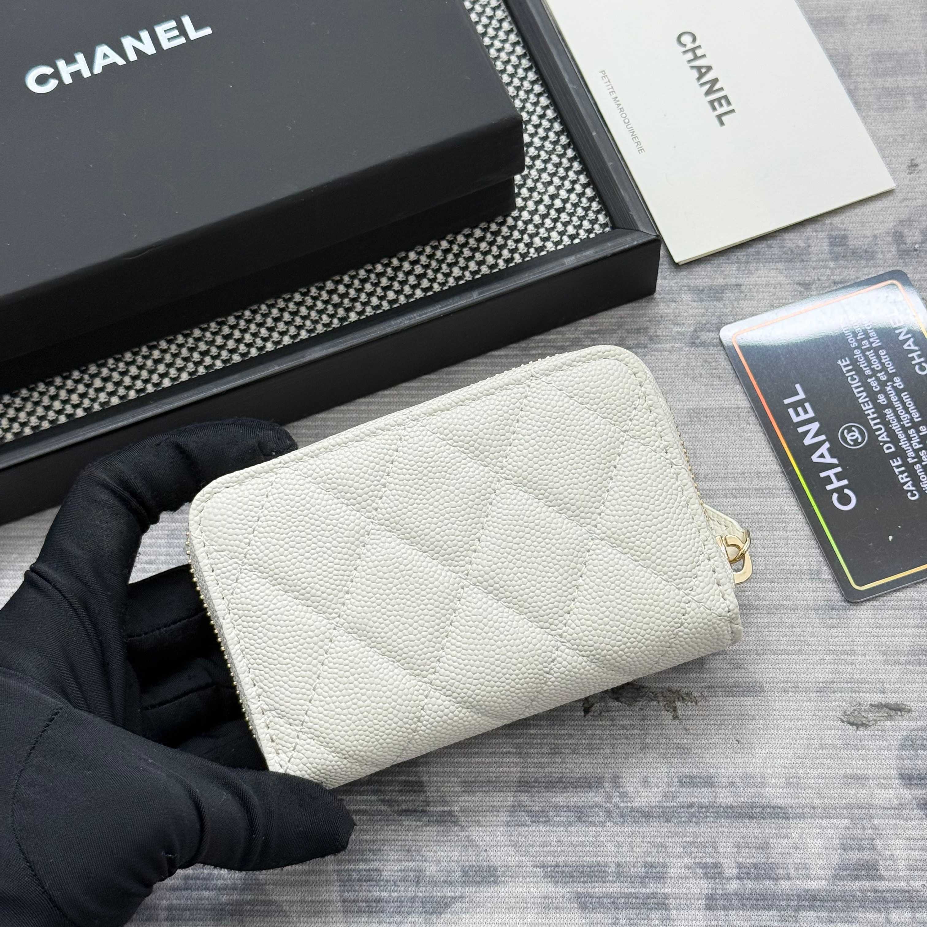 シャネル「Chanel」レザーポケットウォレット