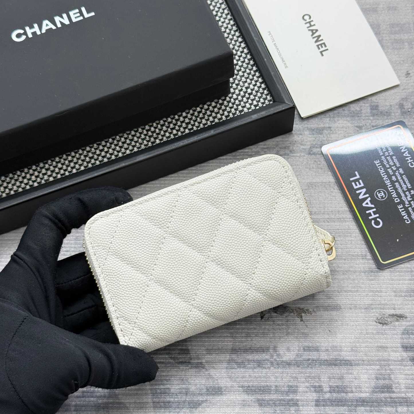 シャネル「Chanel」レザーポケットウォレット