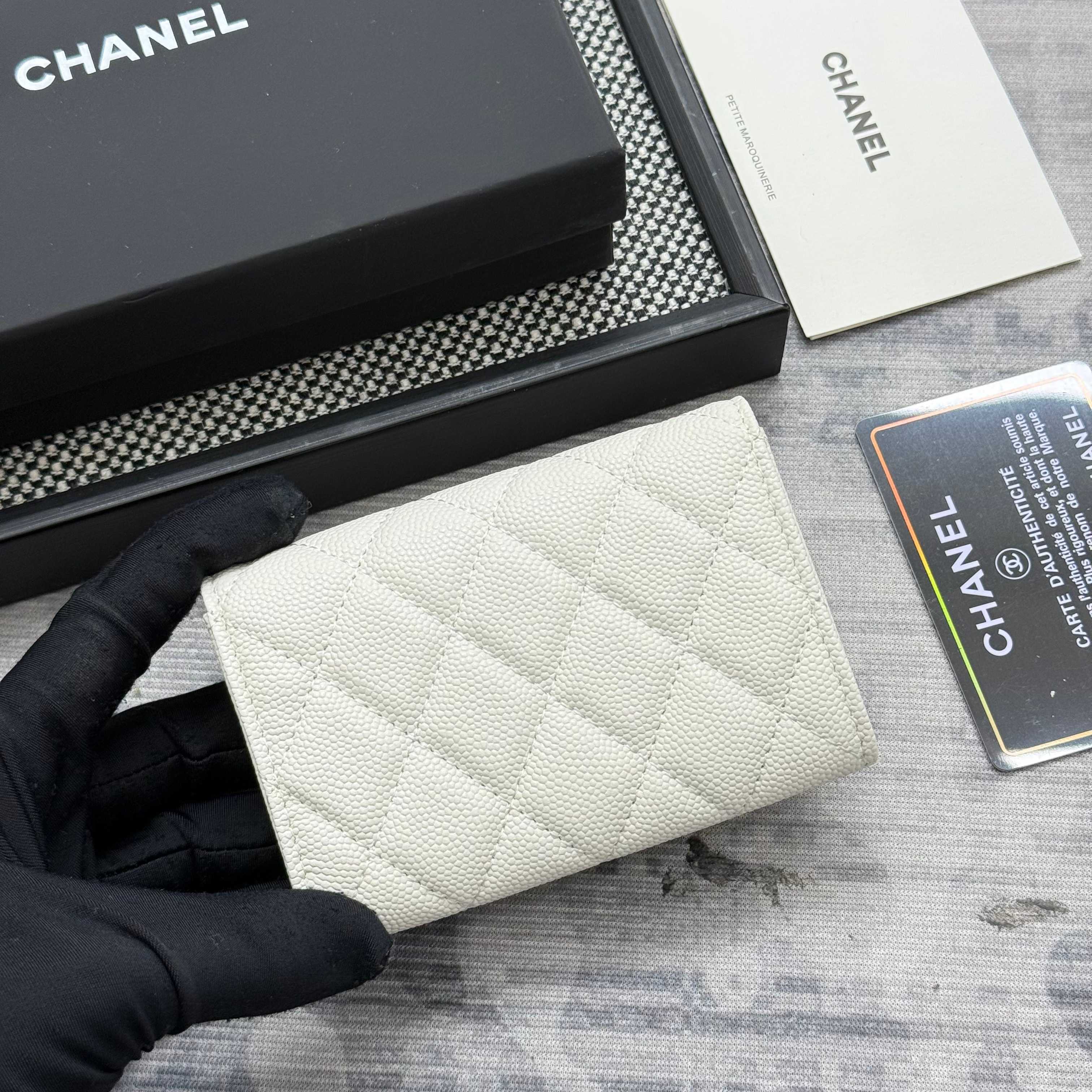 シャネル「Chanel」レザーポケットウォレット