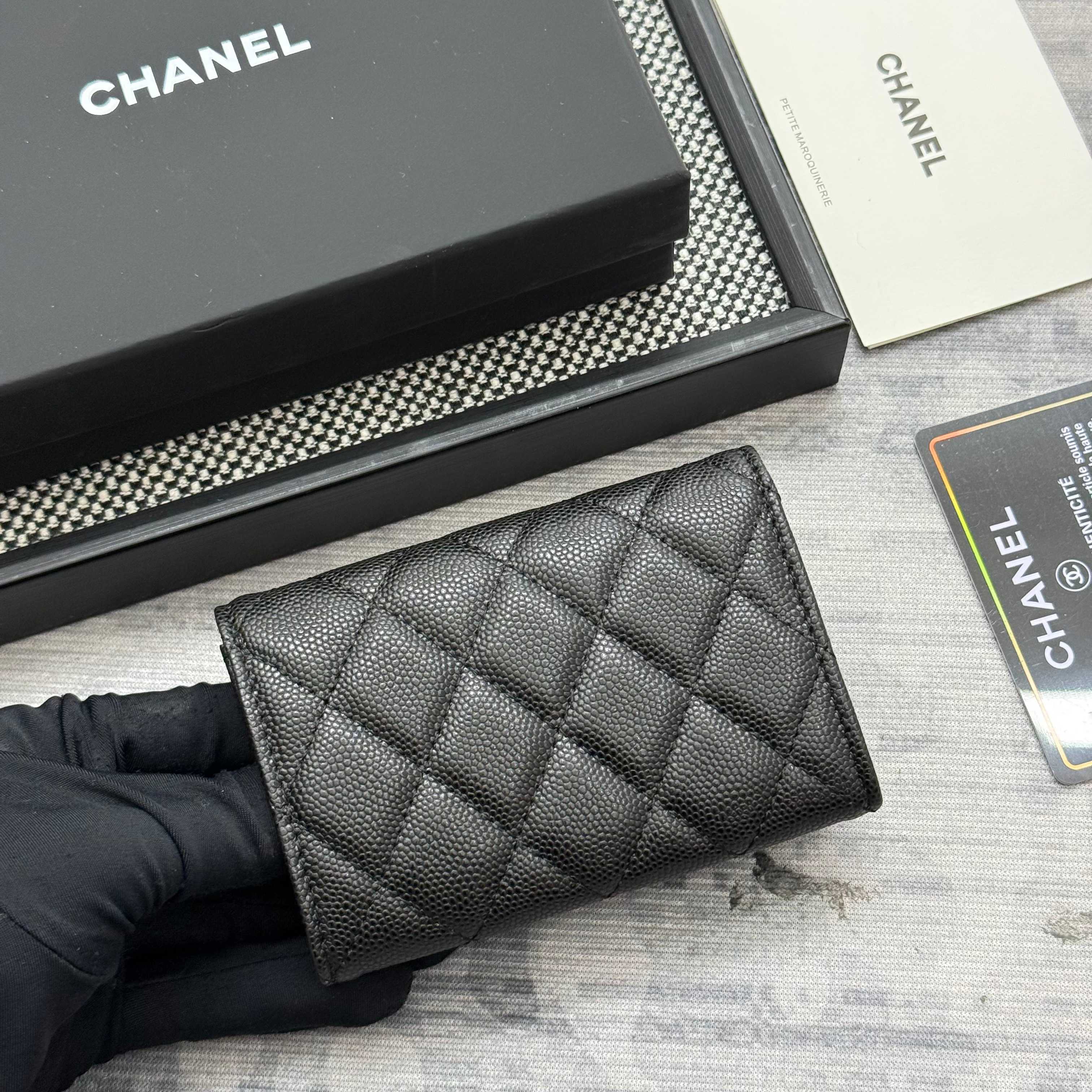 シャネル「Chanel」レザーポケットウォレット