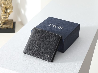 ディオール「Dior」 クラシックな高級品さいふ